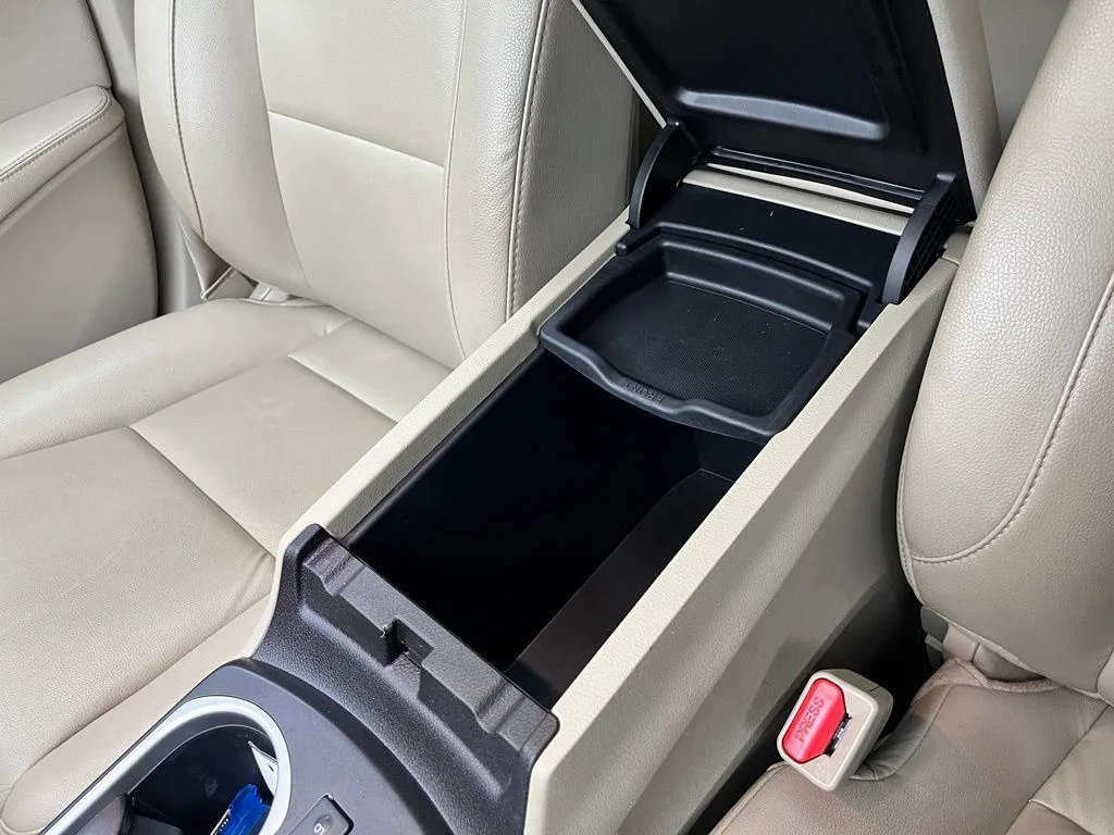 Used 2018  Acura Base image 32