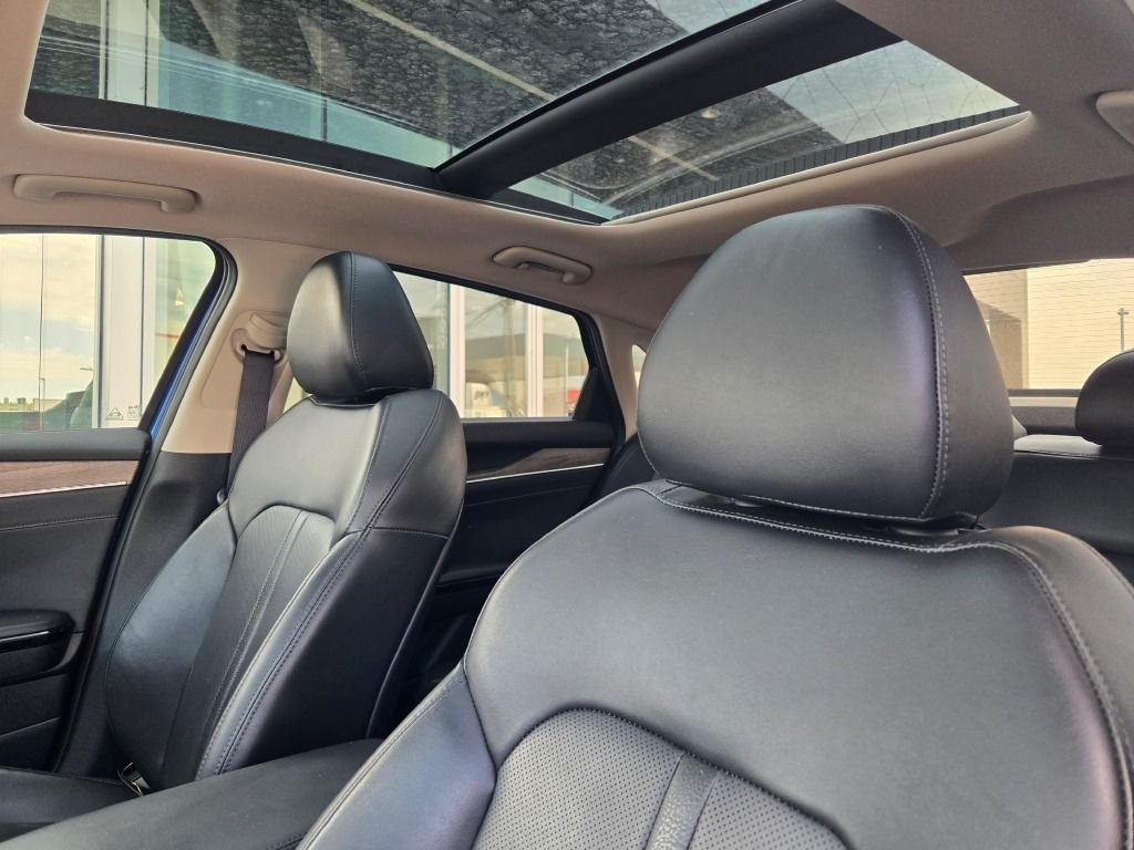 Used 2021 Sapphire Blue Kia EX image 22
