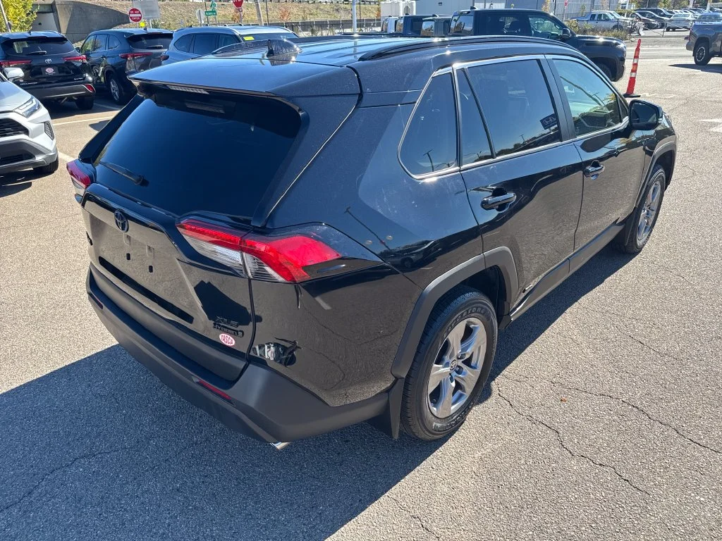 Used 2023 Black Toyota XLE image 9