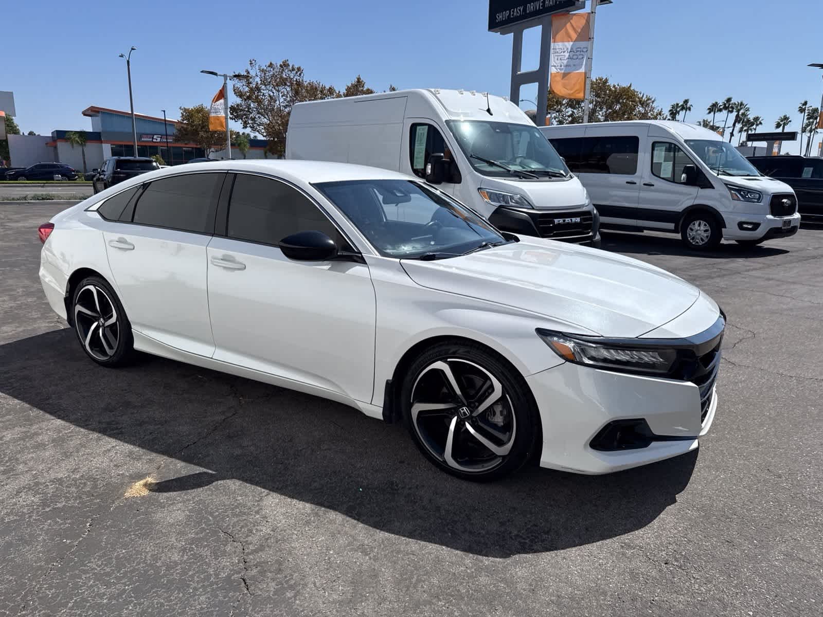 Used 2022 Platinum White Pearl Honda Sport image 10