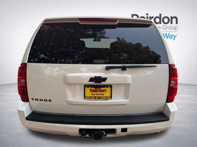 Used 2009 Summit White Chevrolet Commercial image 6