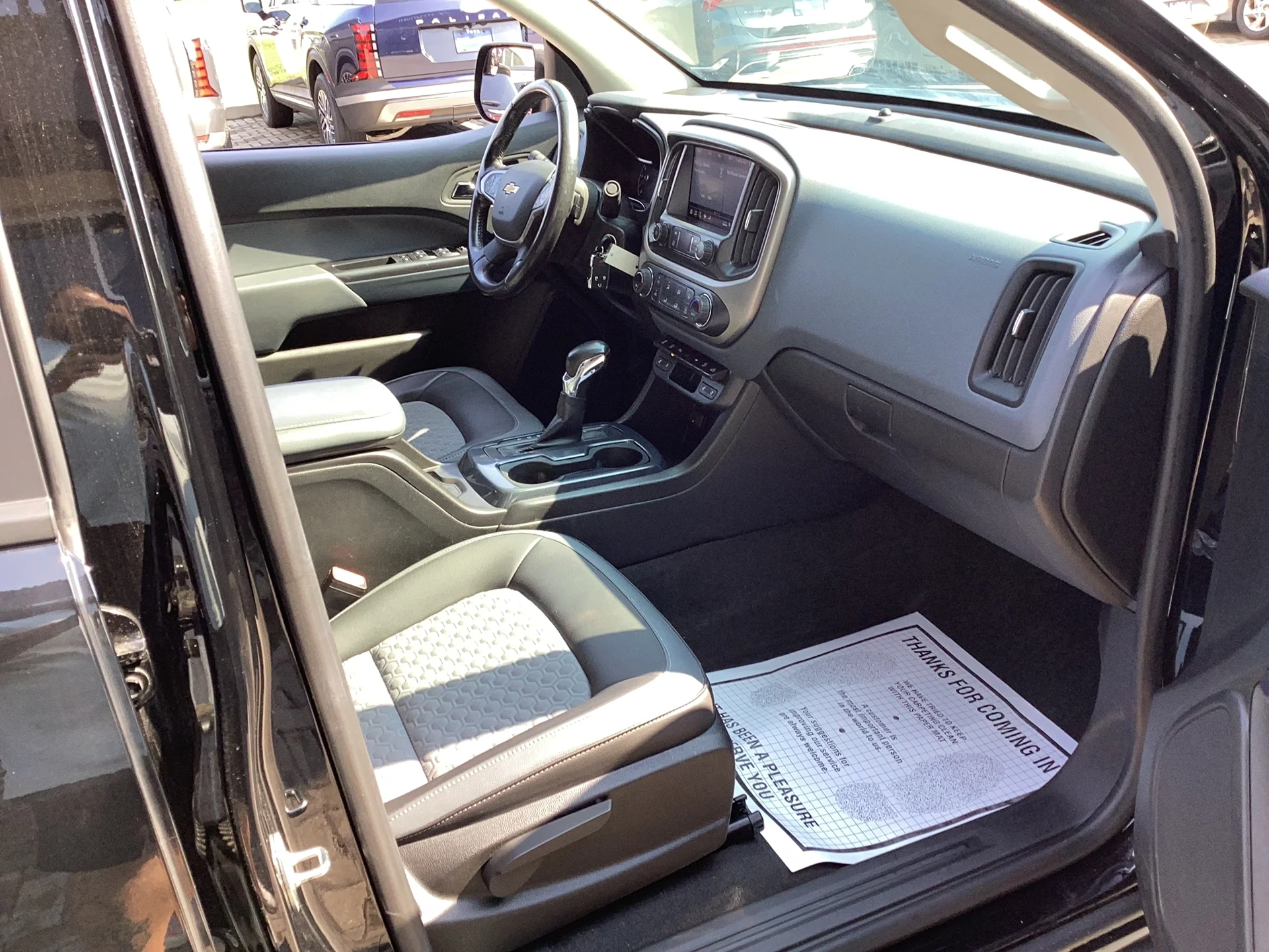 Used 2022 Black Chevrolet Z71 image 11