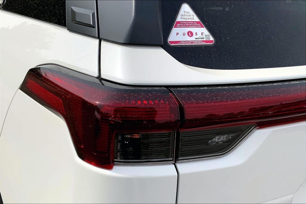 Used 2026 White Subaru Limited image 23
