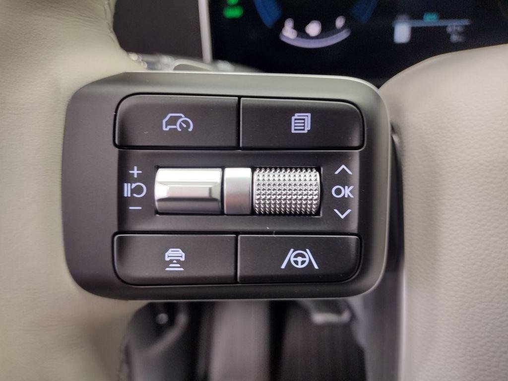 New 2026 White Hyundai SE image 26
