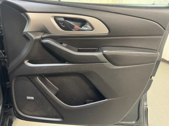 Used 2018 GRAPHITE METALLIC Chevrolet LT Leather image 39