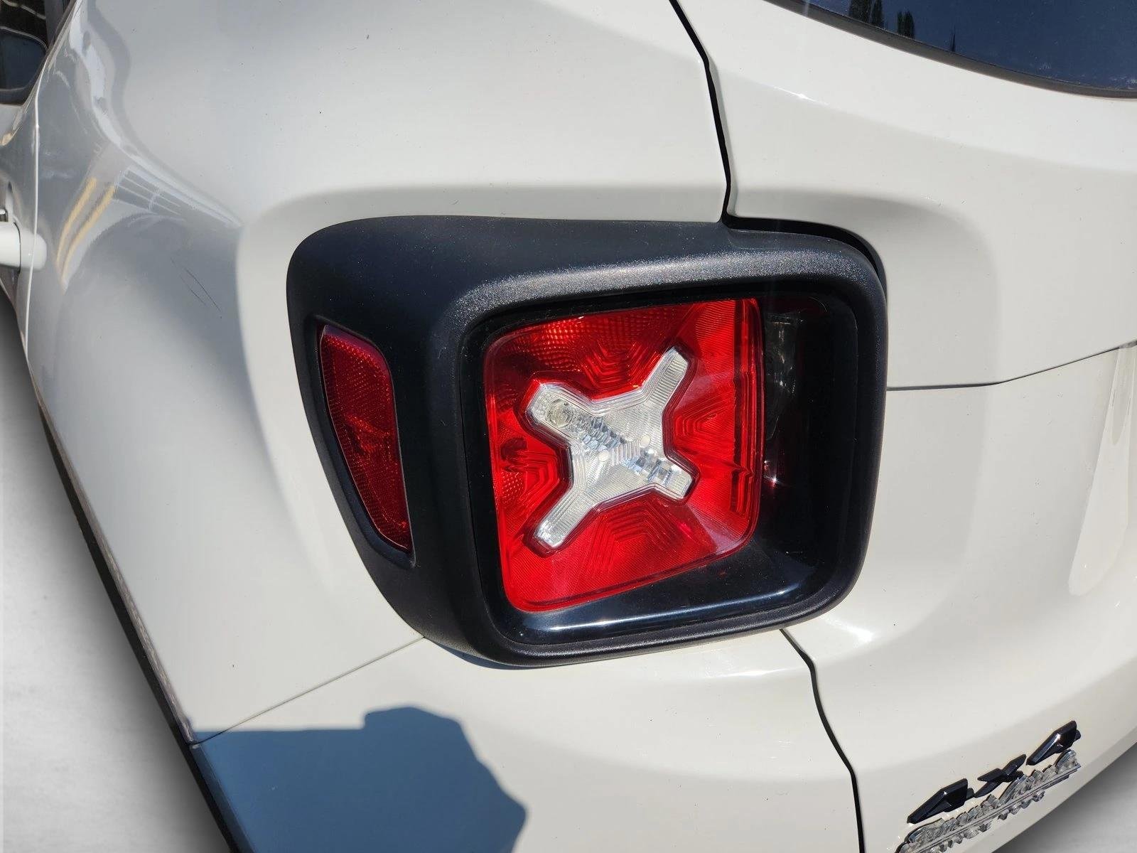 Used 2017 Alpine White Jeep Altitude image 9