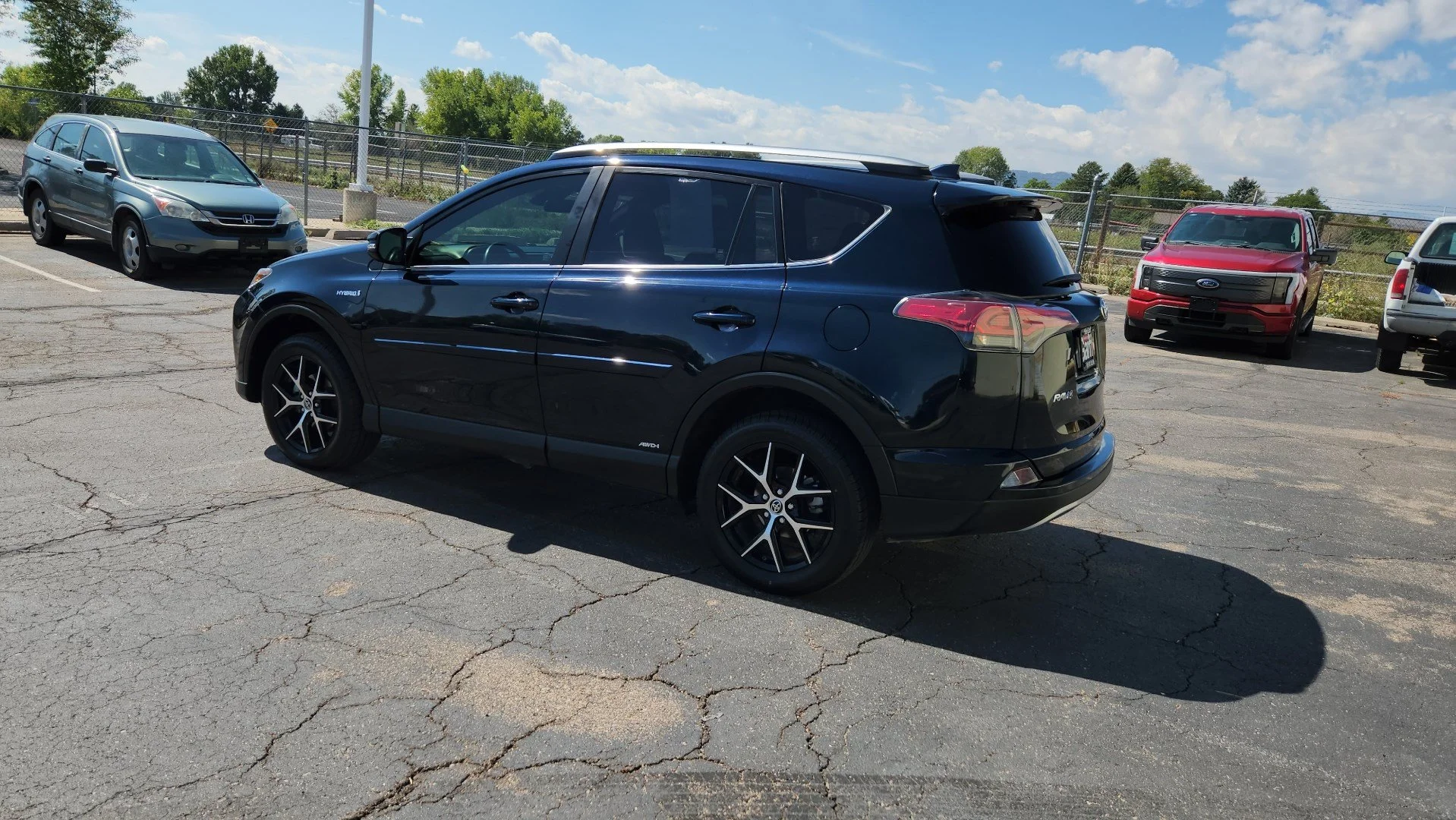Certified Used 2017 Galactic Aqua Toyota SE image 5