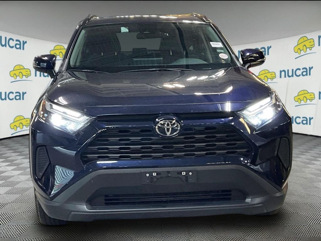 Used 2025  Toyota XLE image 2