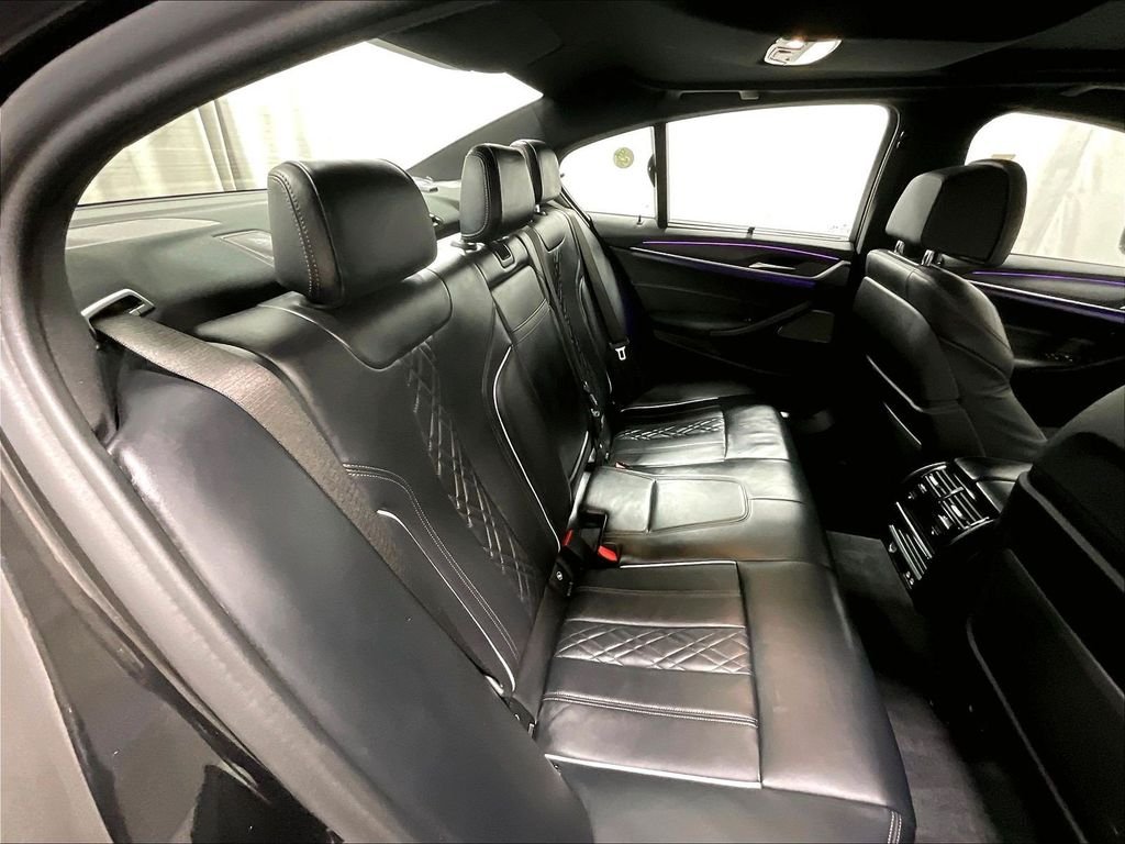 Used 2022 Black BMW M550i xDrive image 16