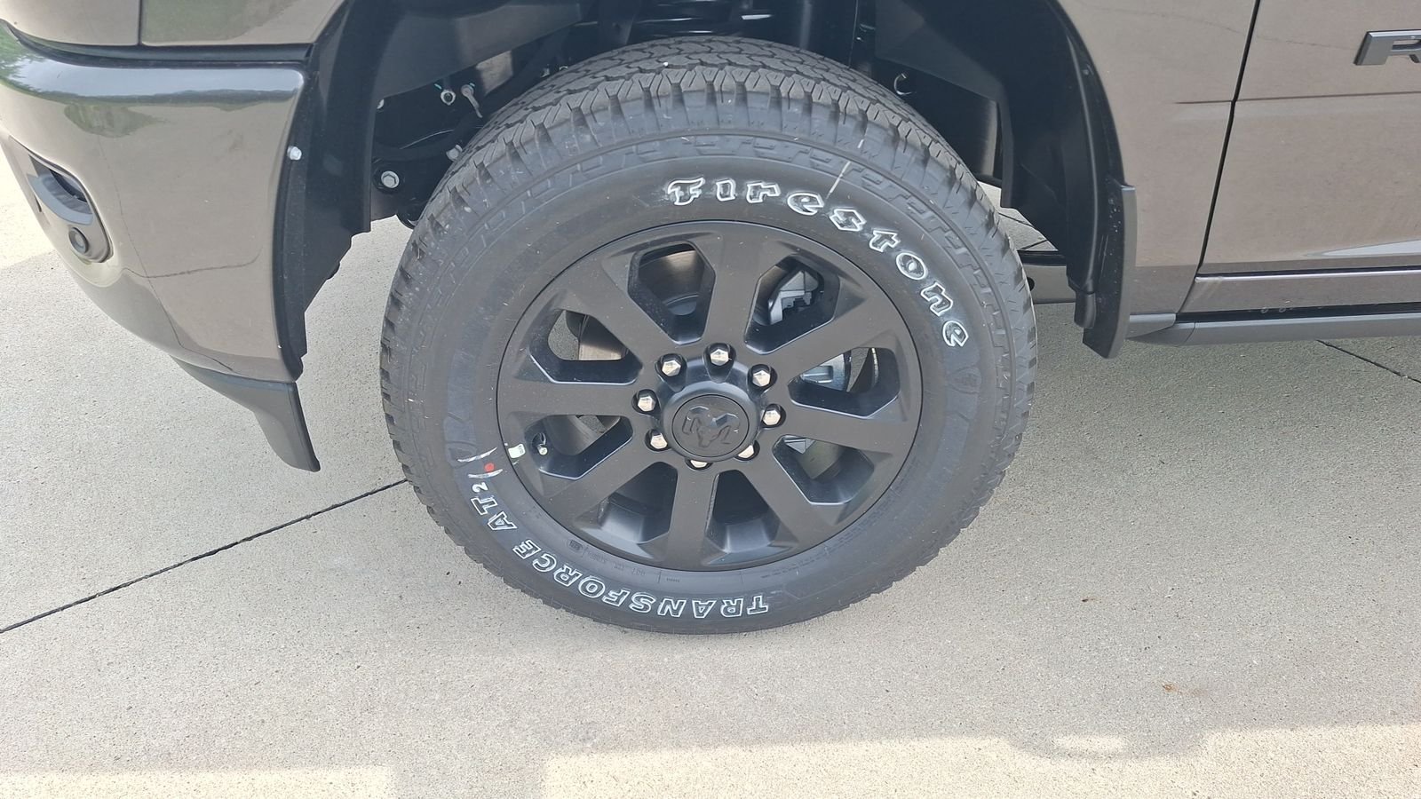 New 2026 Granite Crystal Metallic Clear-Coat Exterior Paint RAM Laramie image 9