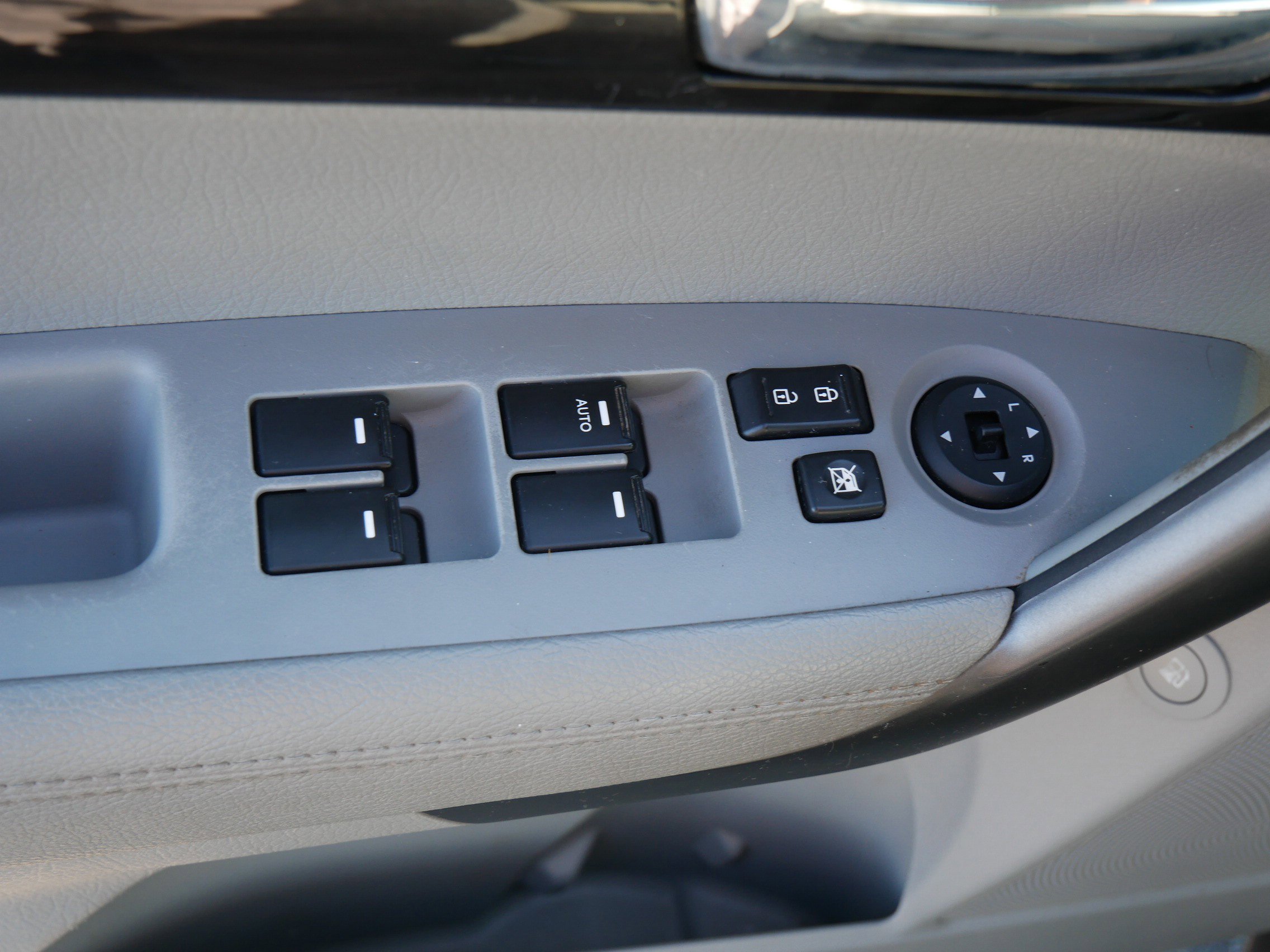 Used 2013 Baltic Blue Kia LX image 18
