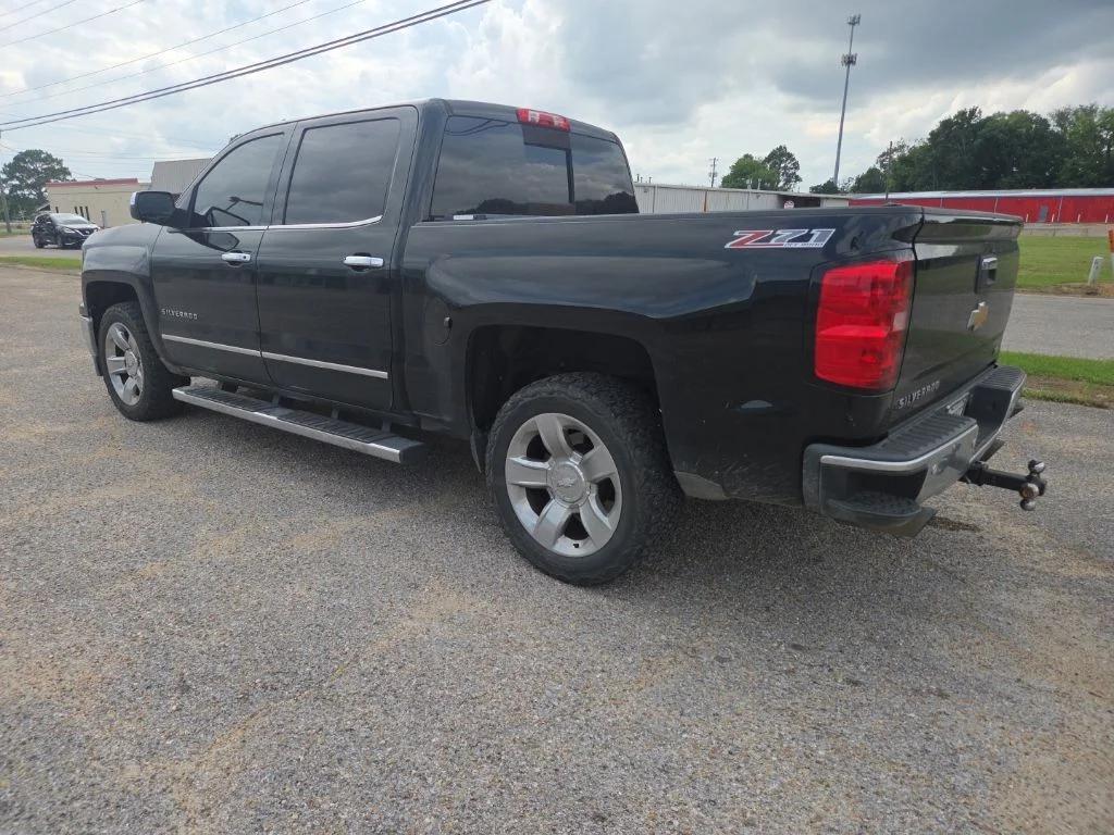 Used 2015 Black Chevrolet LTZ image 9