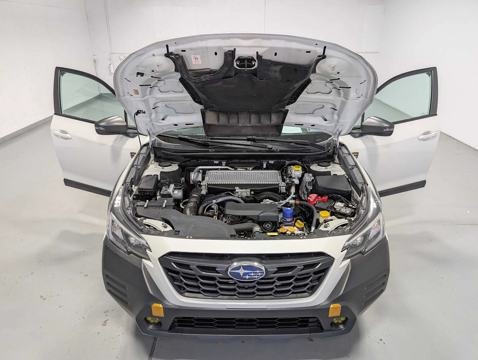 Used 2022 Crystal White Pearl Subaru Wilderness image 13