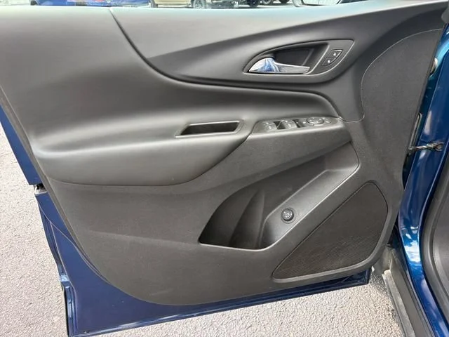 Used 2022 BLUE GLOW METALLIC Chevrolet LT image 16