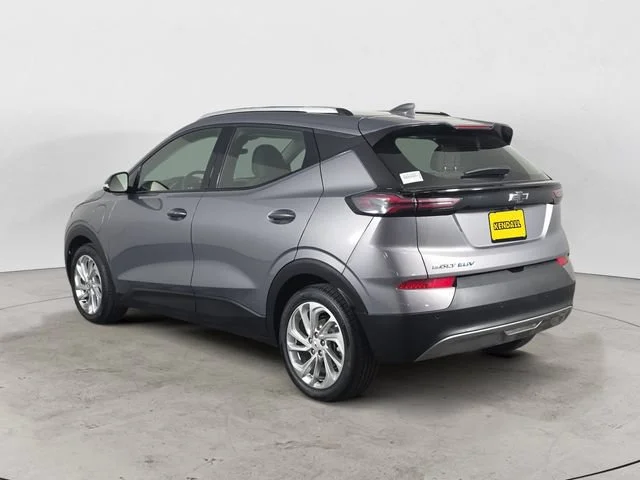 Used 2023 GRAY GHOST METALLIC Chevrolet LT image 7
