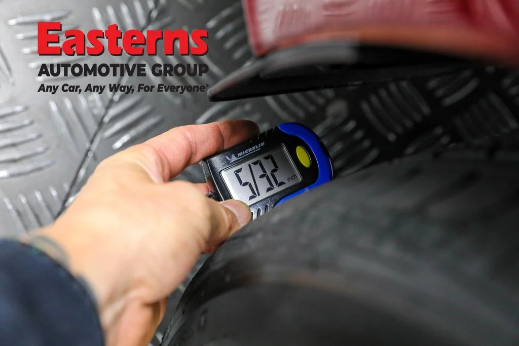 Used 2023 Red Nissan 2.5 SV image 25