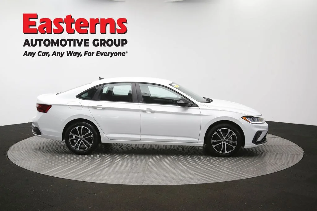 Used 2025 White Volkswagen 1.5T Sport image 43