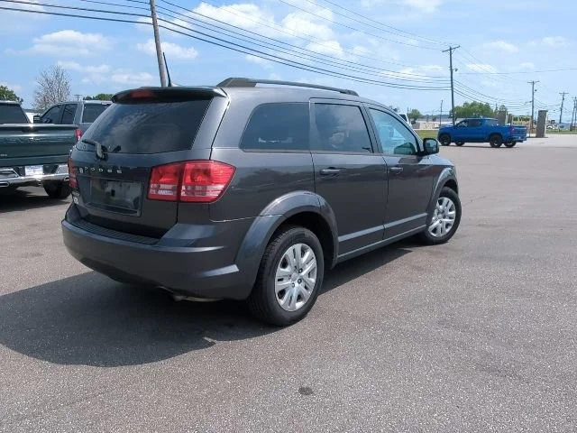 Used 2018  Dodge SE image 8