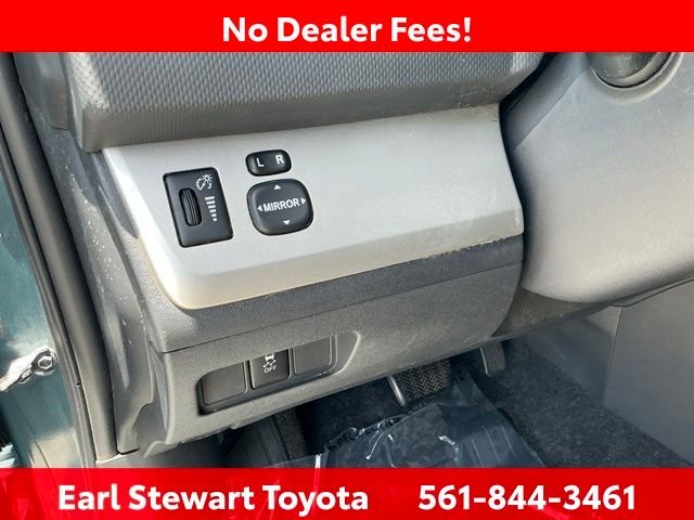 Used 2009 Green Scion Base image 25