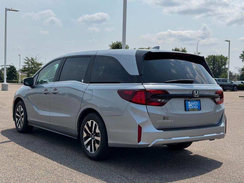 New 2026 Solar Silver Metallic Honda EX-L image 5