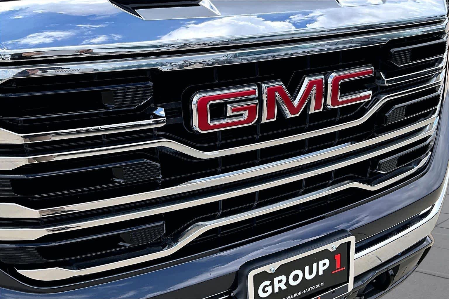 Used 2026 Titanium Rush Metallic GMC SLT image 30