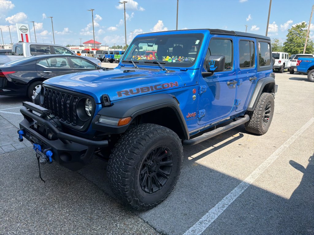 Used 2024 Hydro Blue Pearlcoat Jeep Rubicon image 9