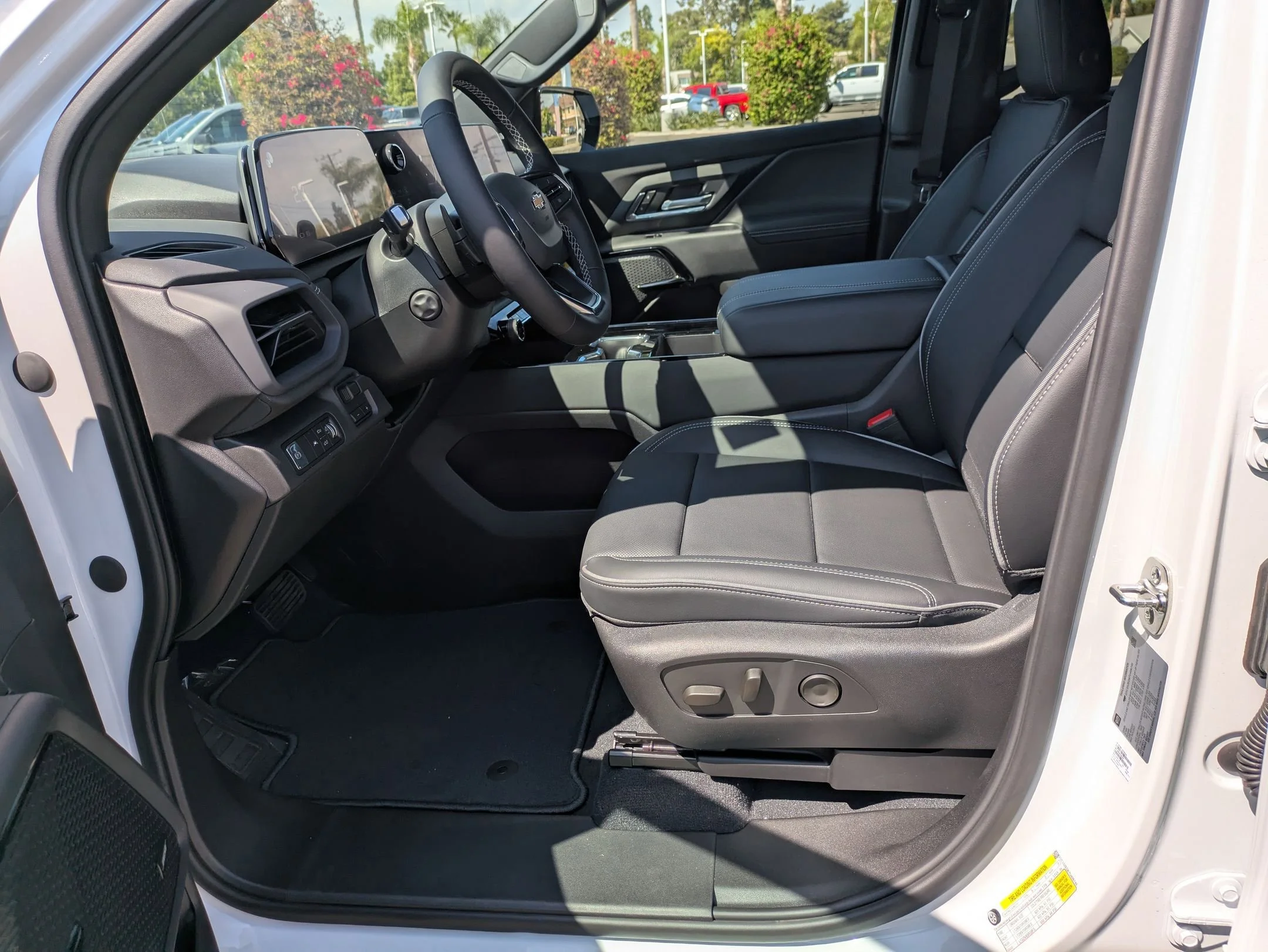 2026 Chevrolet Silverado EV LT - Photo 11