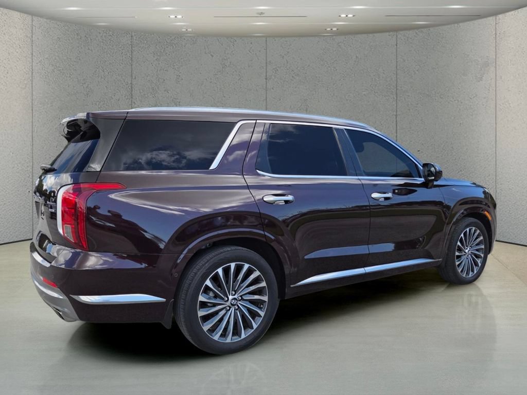 Used 2023 Sierra Burgundy Hyundai Calligraphy image 4