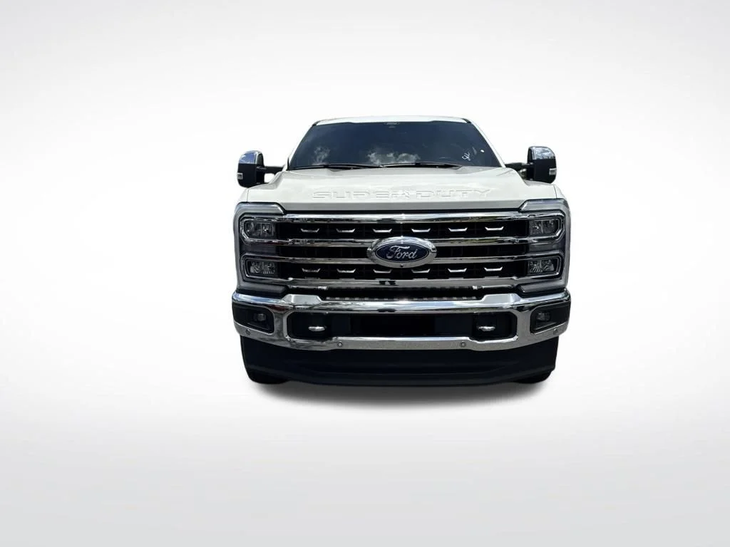 Used 2024 White Metallic Ford Lariat image 3