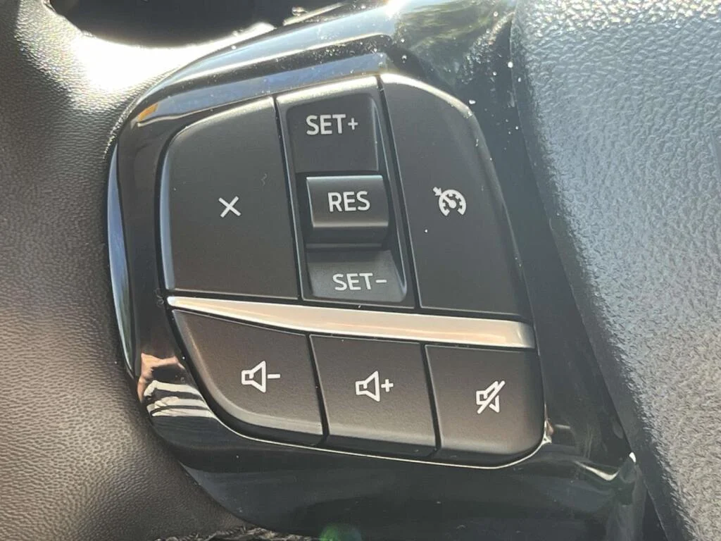 Certified Used 2022 Carbonized Gray Ford SE image 32