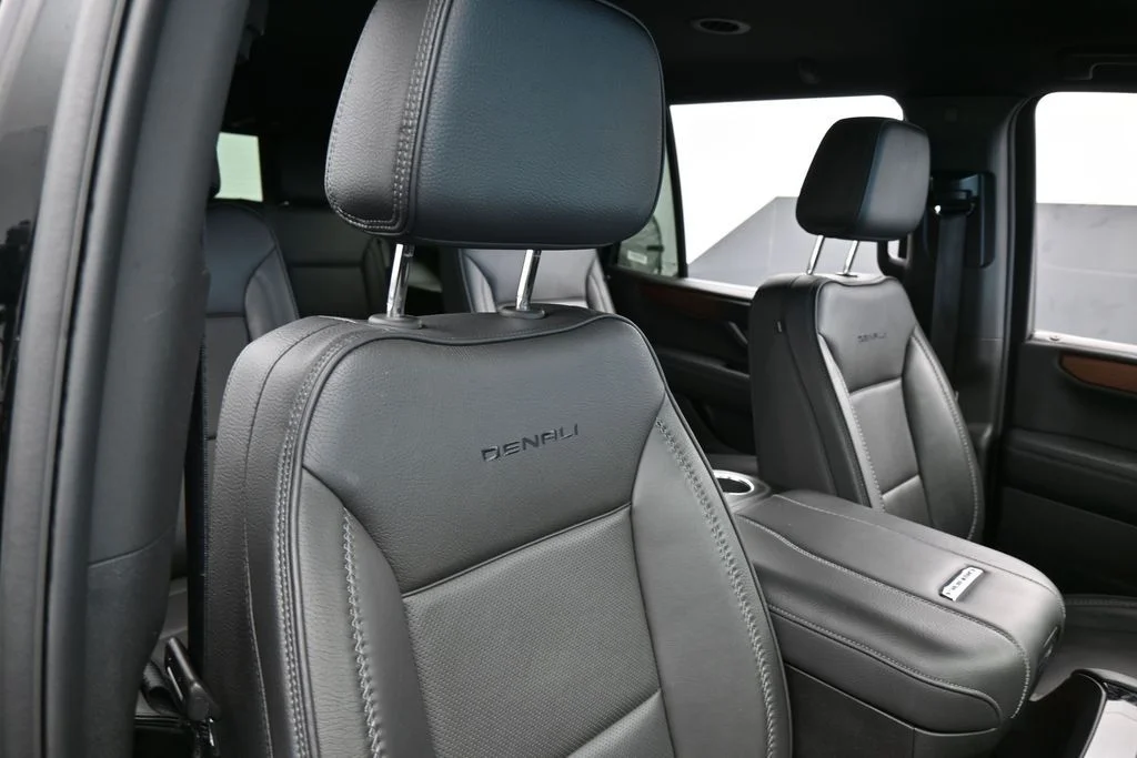 2025 GMC Yukon Denali - Photo 50