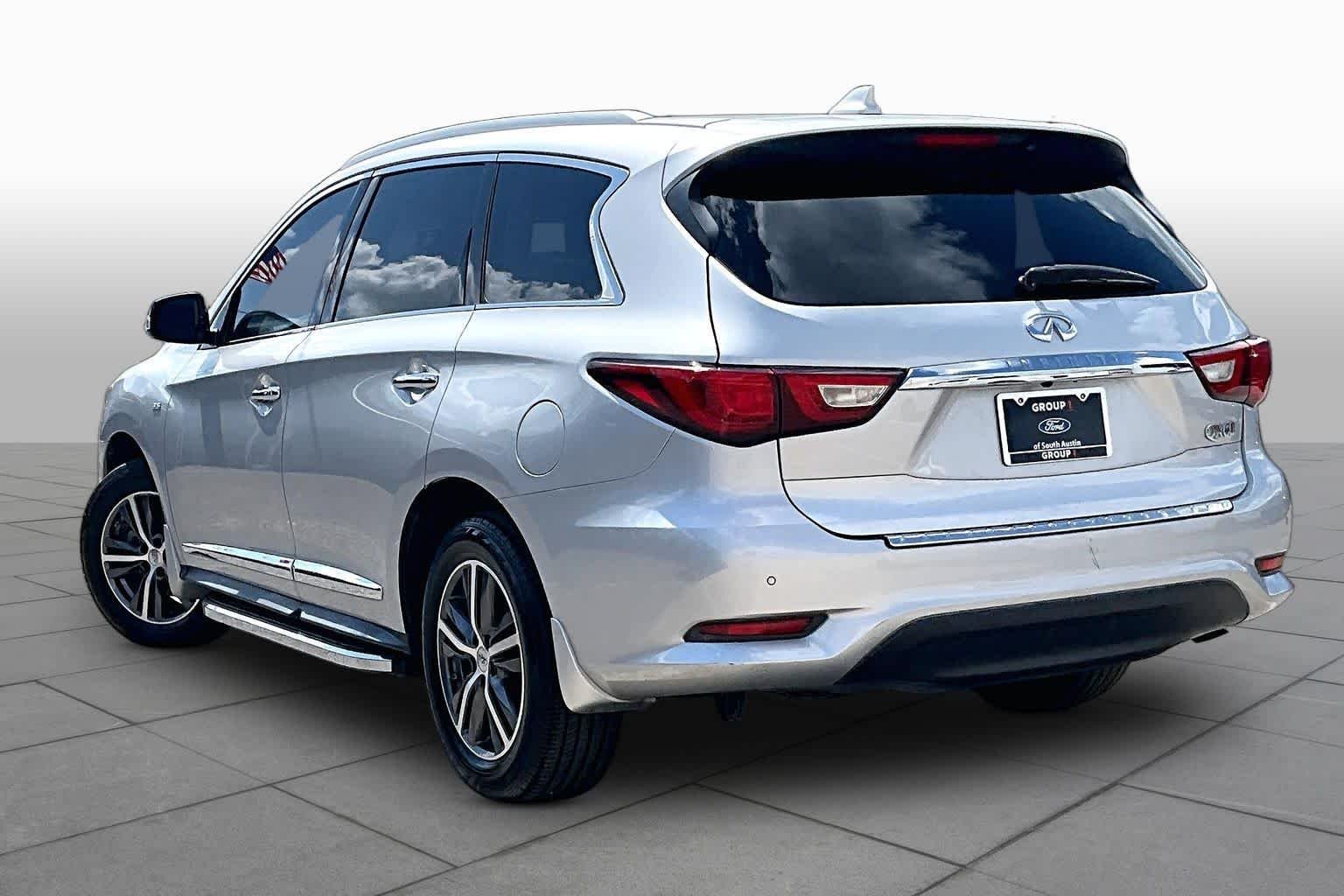 Used 2017 Liquid Platinum INFINITI  image 6