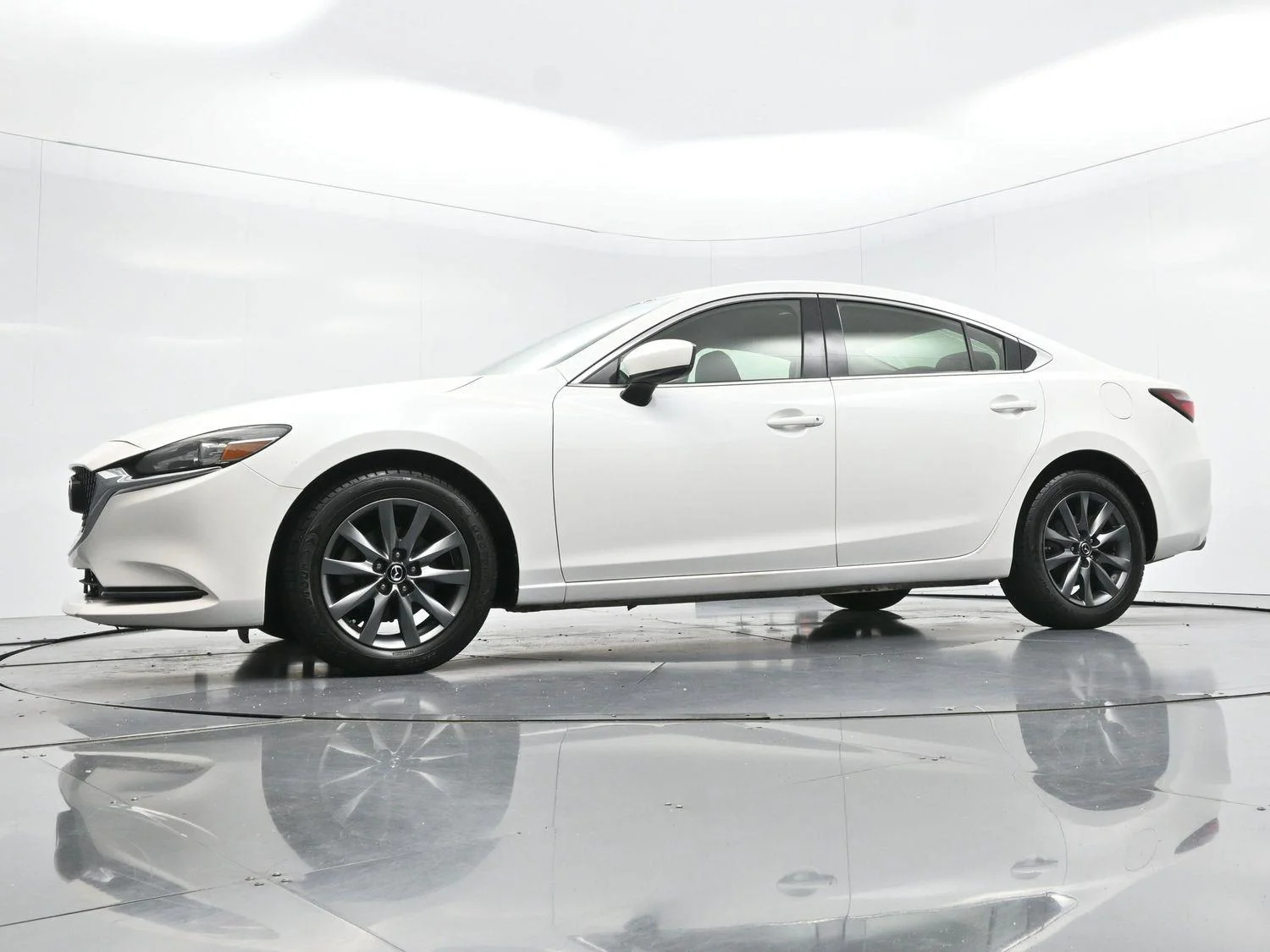 Used 2018 Snowflake White Pearl Mica Mazda Sport image 40