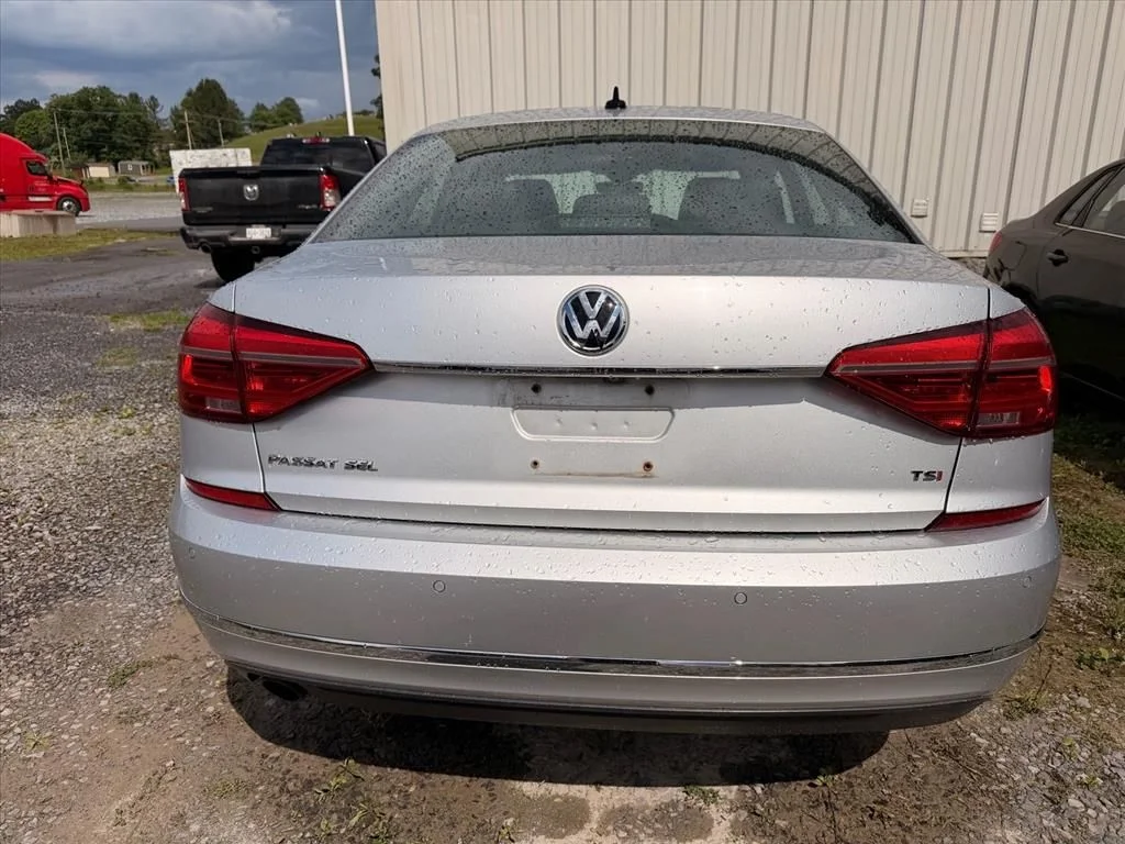 Used 2016  Volkswagen  image 20