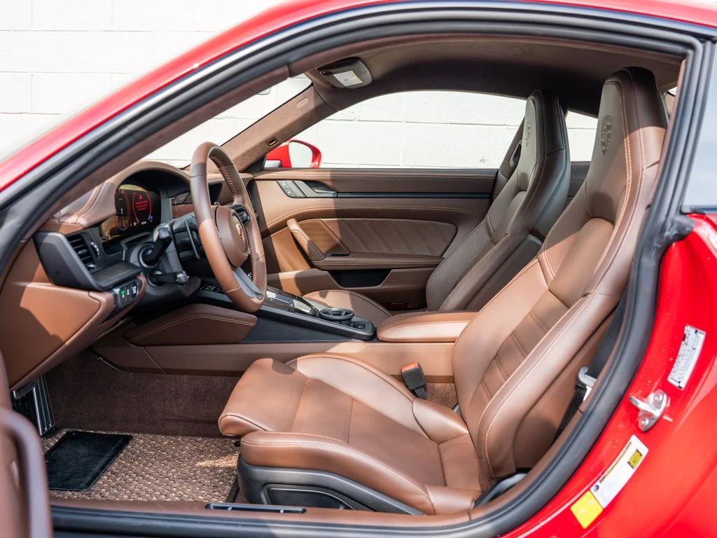 Used 2025  Porsche Carrera GTS image 18