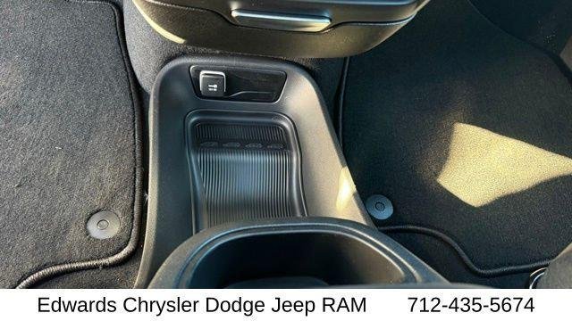 2026 Chrysler Pacifica Select - Photo 26