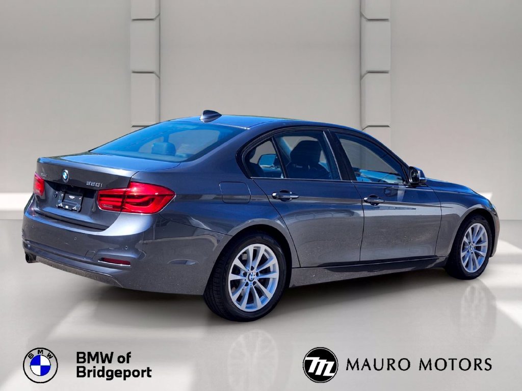 Used 2018 Gray BMW 320i xDrive image 6