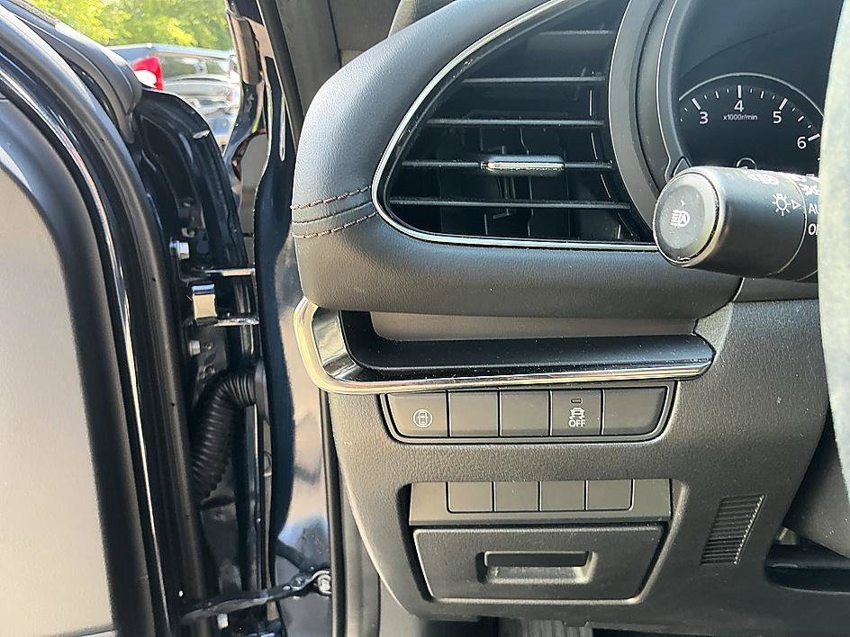 Used 2019 Deep Crystal Blue Mica Mazda Base image 13