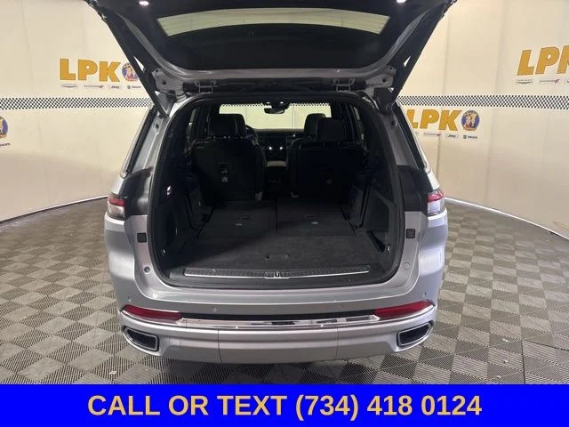 Used 2023 Silver Jeep Overland image 12