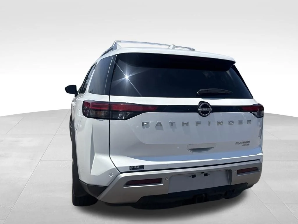 Used 2025 White Nissan Platinum image 16