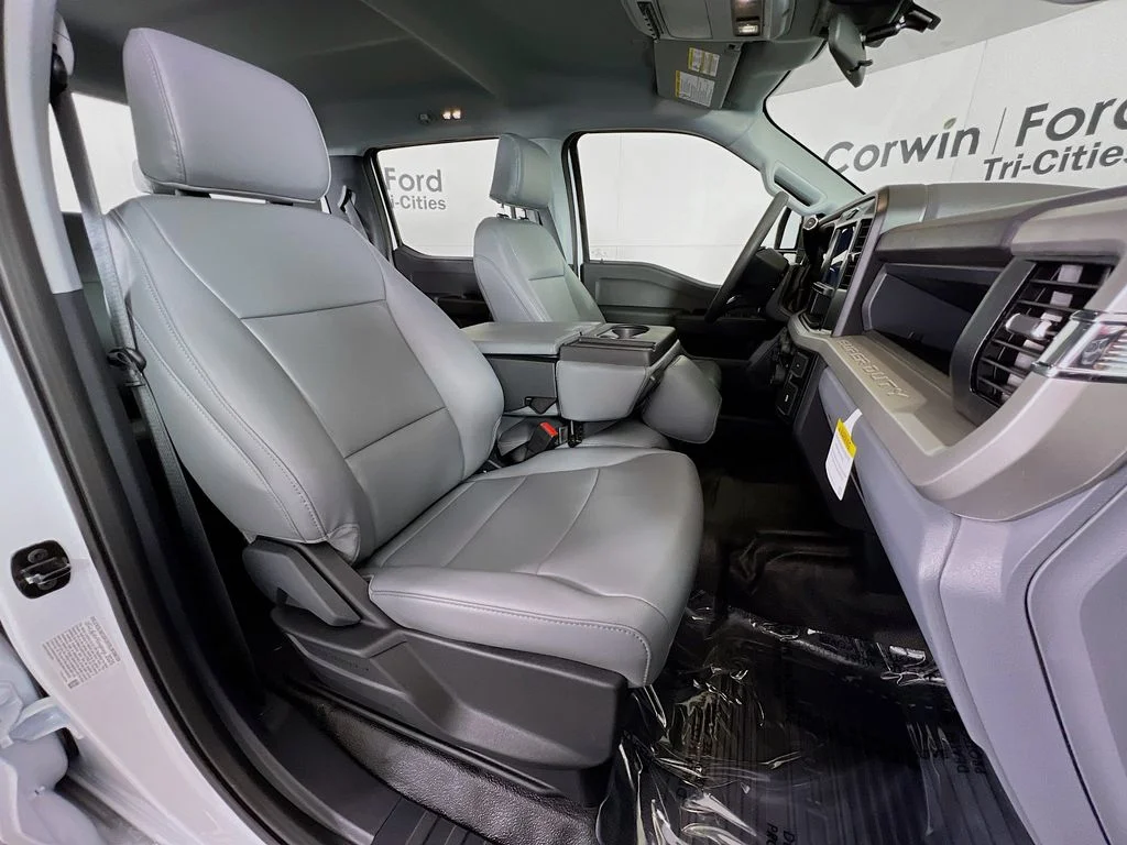 New 2026 Oxford White Ford XL image 16