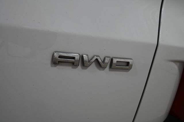Used 2021 White Ford SE image 19