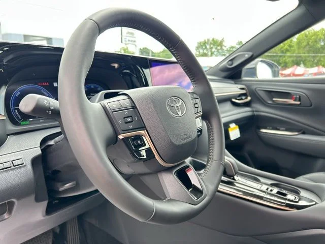 New 2026 Oxygen White with Black roof <sup>1</sup> Toyota  Limited image 31