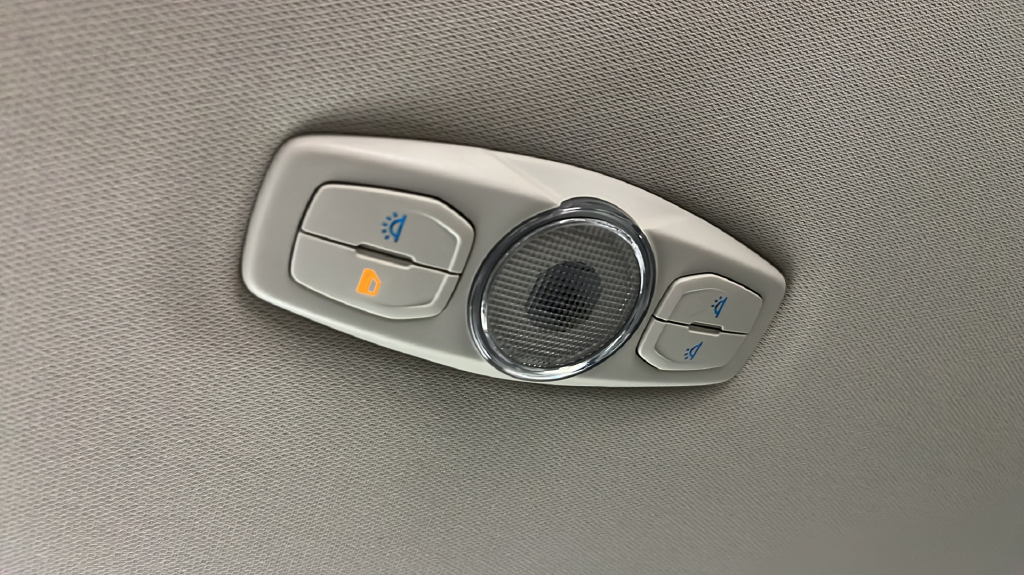 Used 2014 Ingot Silver Ford SE image 32