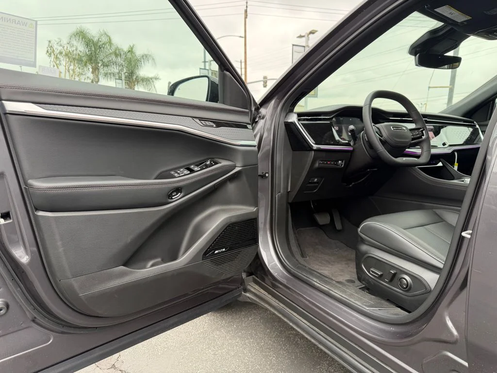 2025 Jeep Wagoneer S Limited - Photo 18