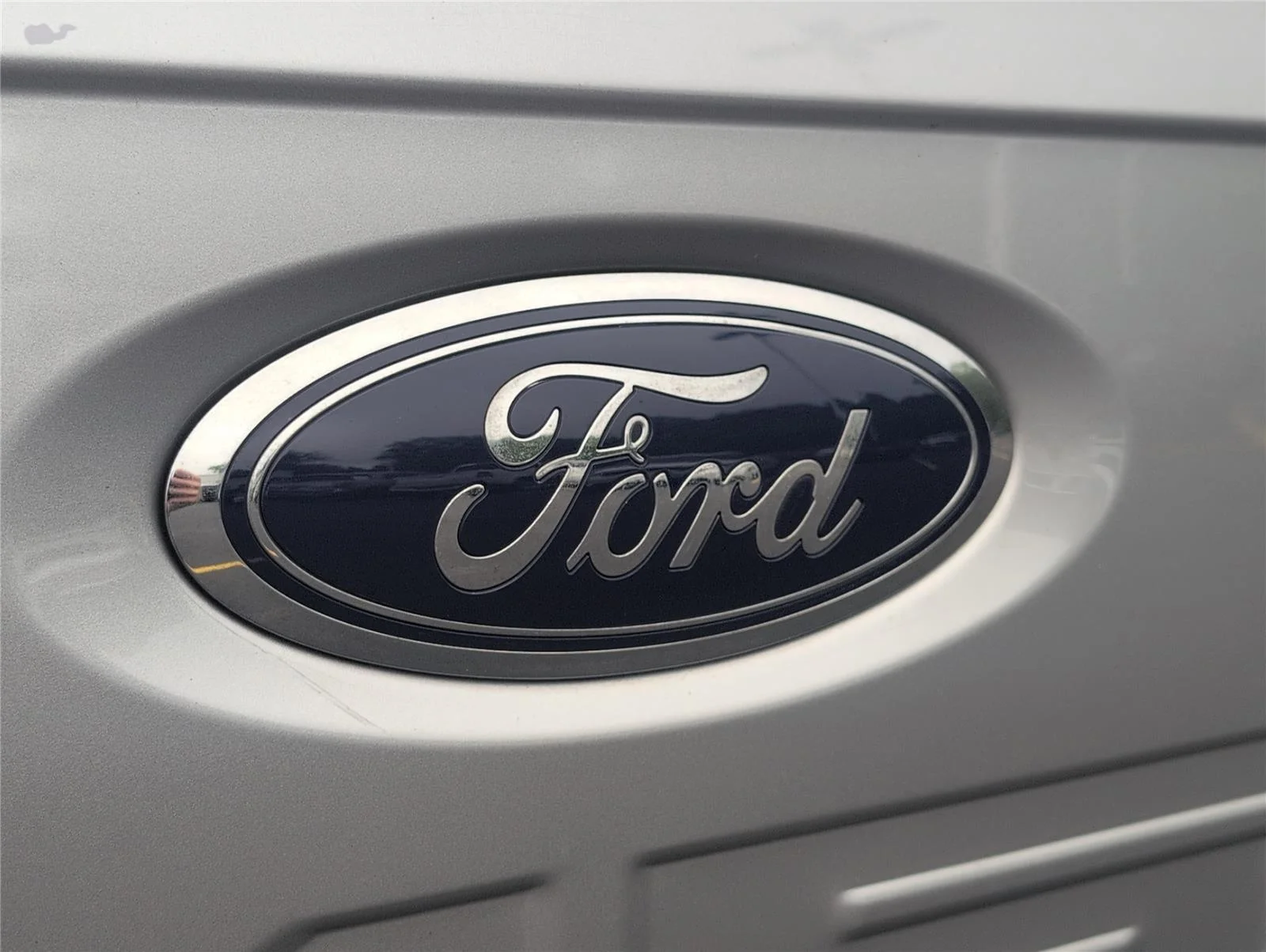 Used 2022 Iconic Silver Ford LARIAT image 36