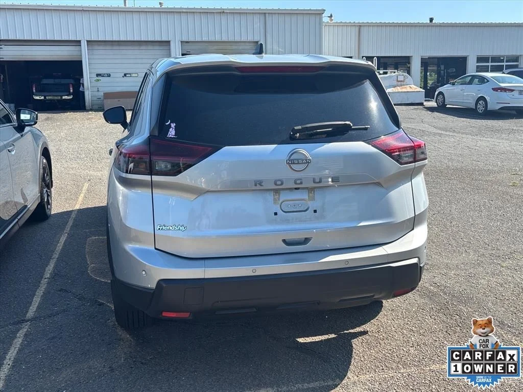 Used 2025 Silver Nissan S image 10