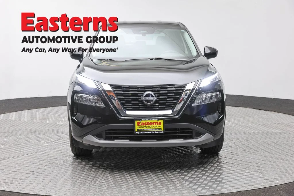 Used 2023 Black Nissan SV image 2