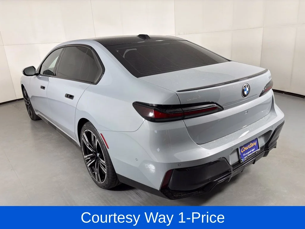 Used 2023 Gray BMW 740i image 8