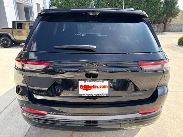 New 2027 Black Jeep Limited Reserve image 4